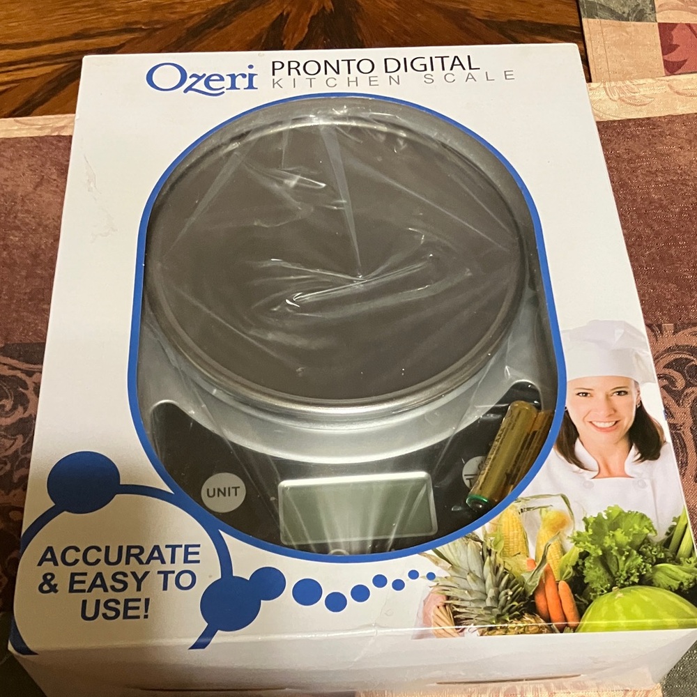 Pronto Digital Kitchen Scale - Black and silver brand new